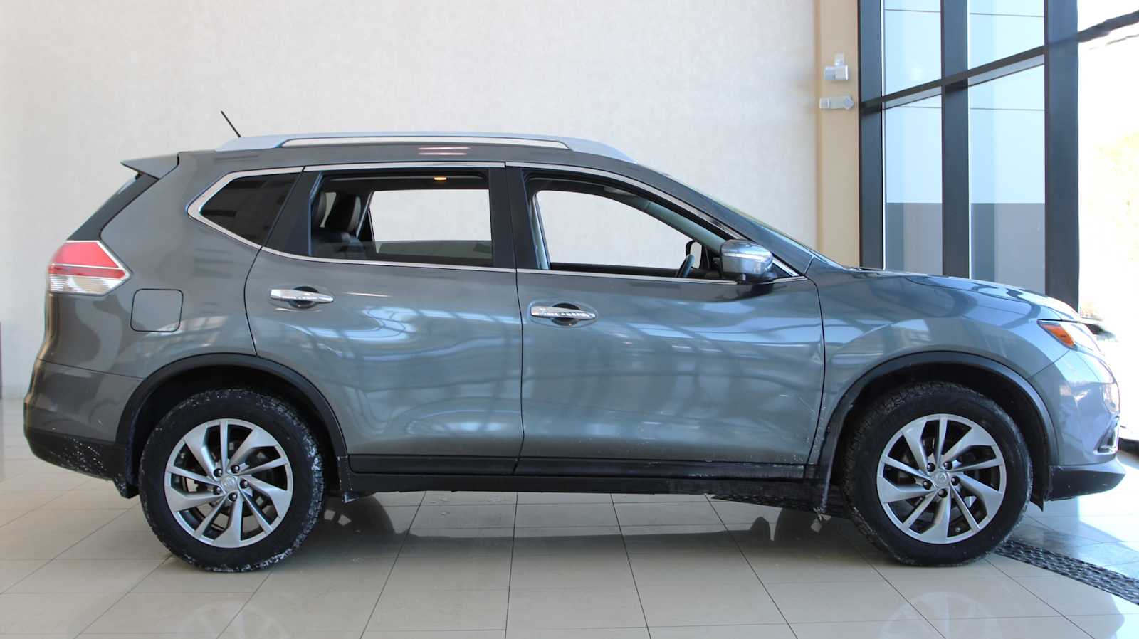 used 2015 Nissan Rogue car, priced at $13,798