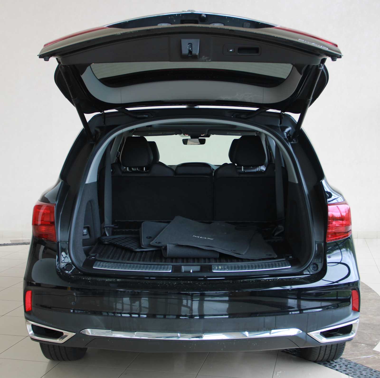 used 2018 Acura MDX car, priced at $24,998