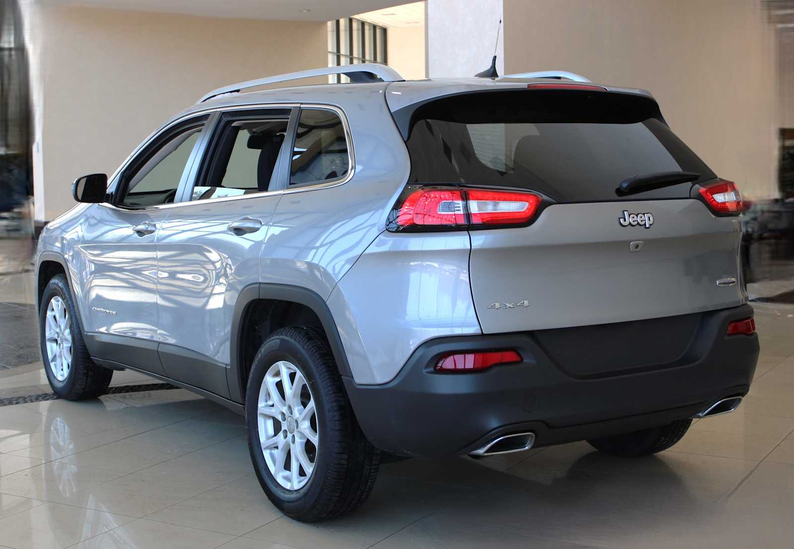 used 2016 Jeep Cherokee car, priced at $12,998