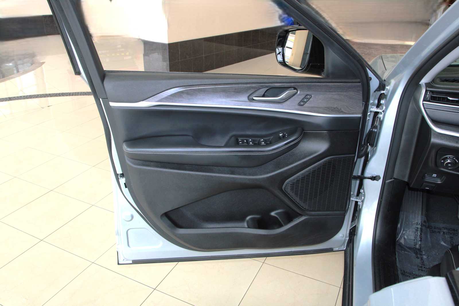used 2023 Jeep Grand Cherokee L car, priced at $34,998