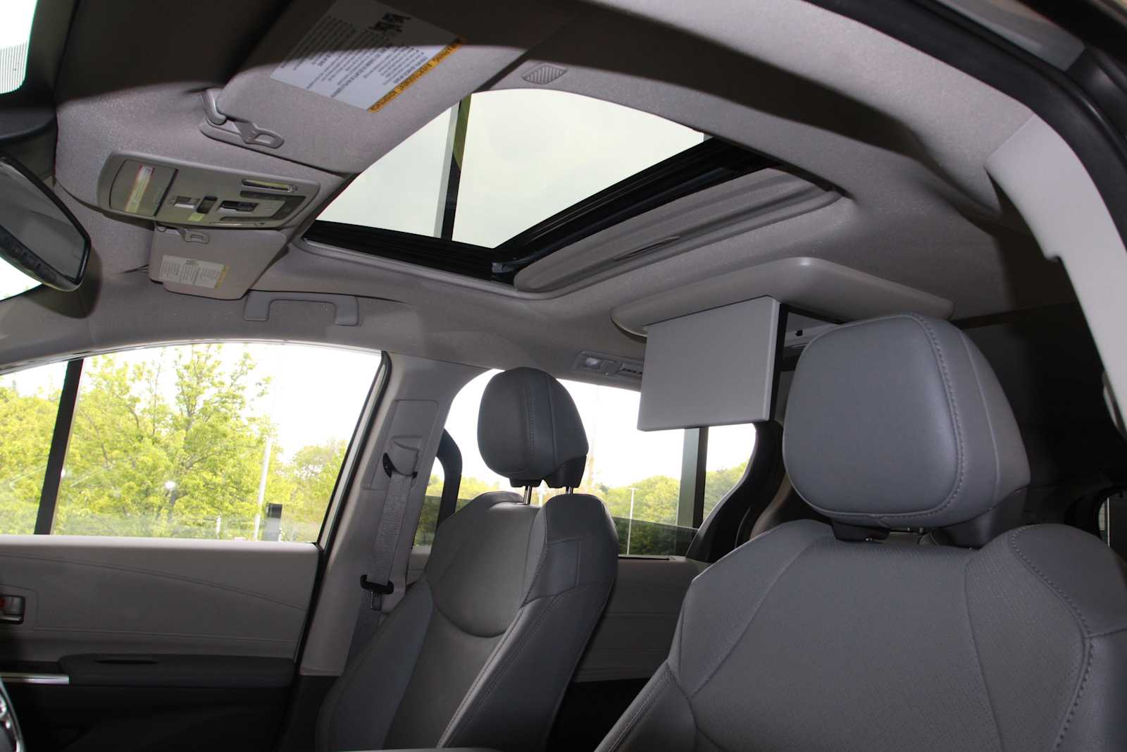 used 2023 Toyota Sienna car, priced at $48,998