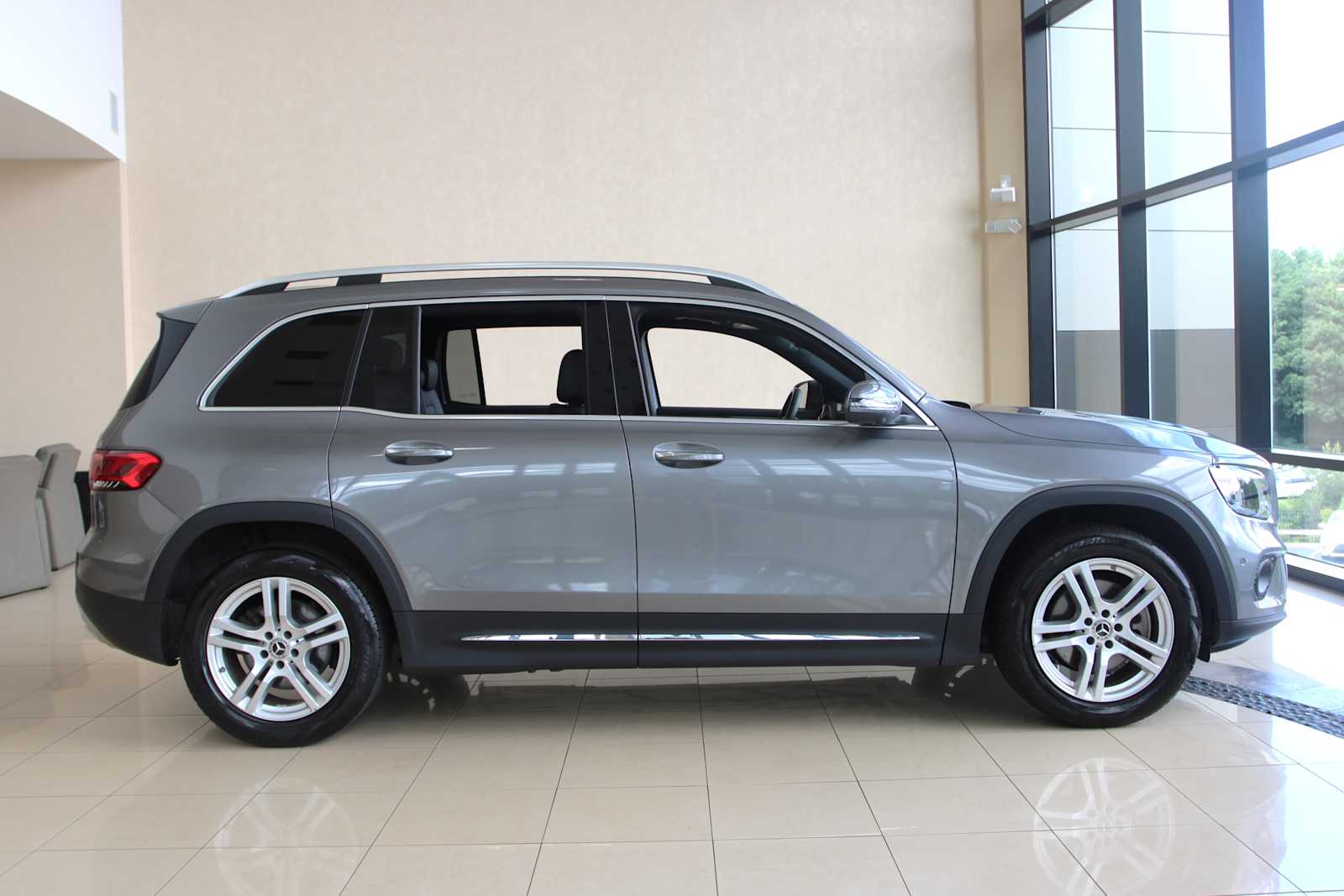 used 2020 Mercedes-Benz GLB 250 car, priced at $26,698