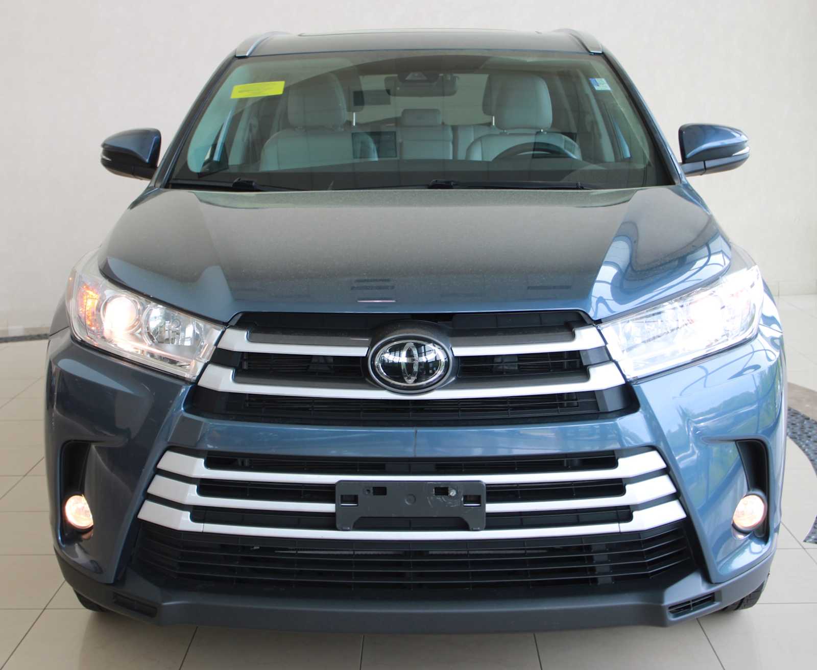 used 2018 Toyota Highlander car, priced at $24,998
