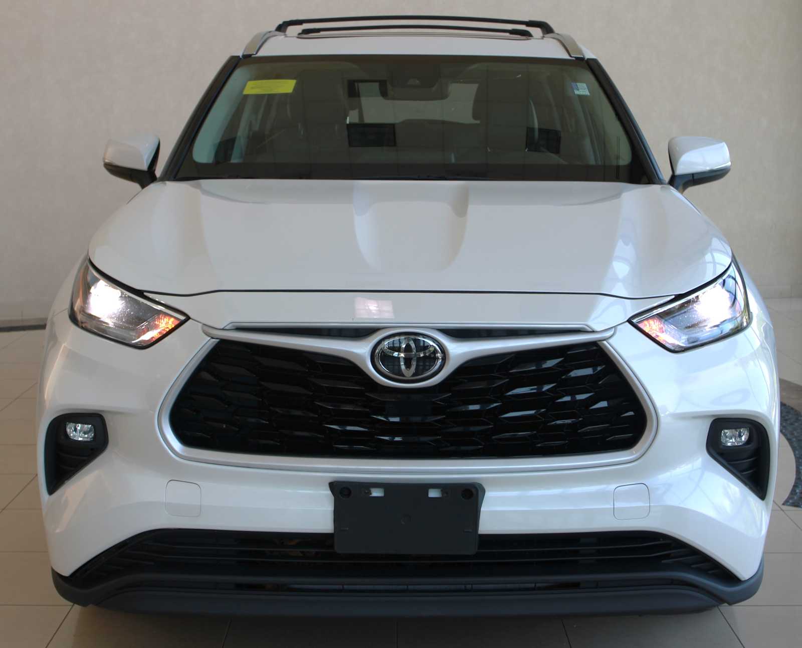 used 2021 Toyota Highlander car, priced at $28,998