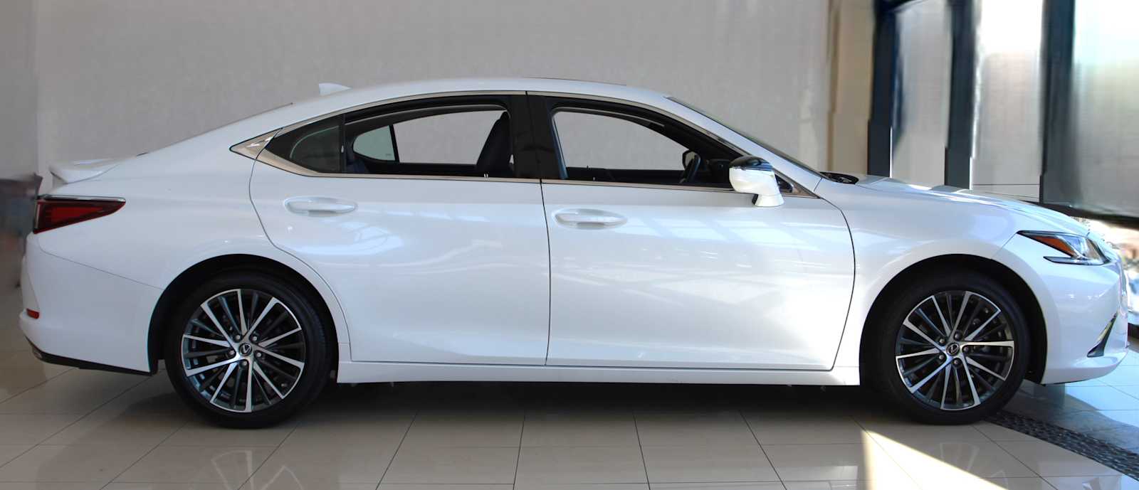 used 2023 Lexus ES 350 car, priced at $40,998