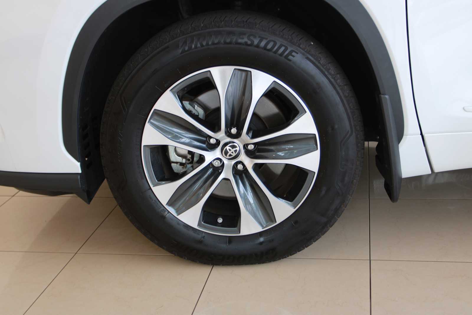 used 2022 Toyota Highlander car, priced at $37,998