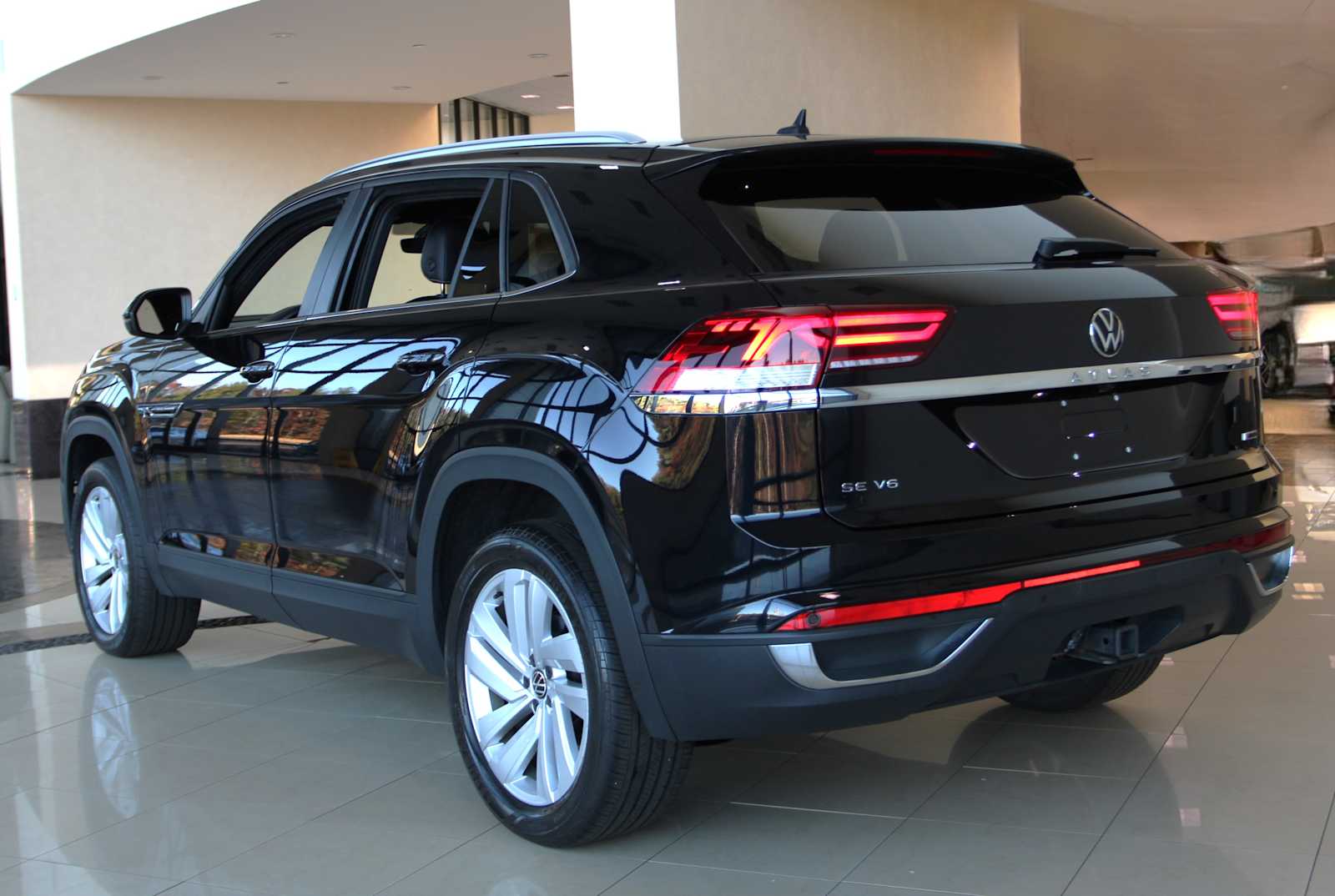 used 2020 Volkswagen Atlas Cross Sport car, priced at $24,998