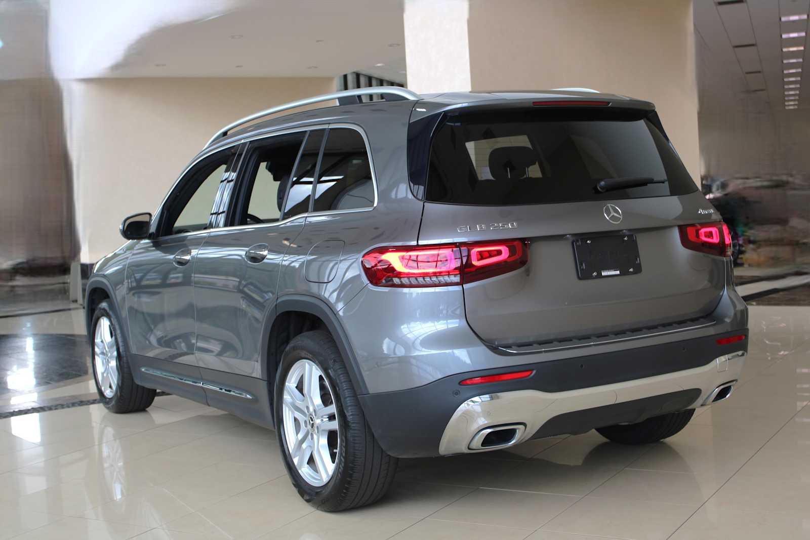 used 2020 Mercedes-Benz GLB 250 car, priced at $26,698