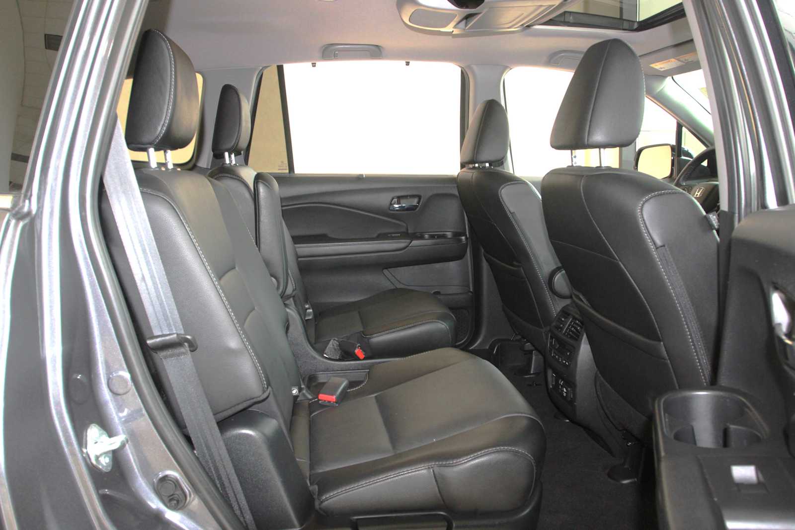 used 2021 Honda Pilot car, priced at $27,498