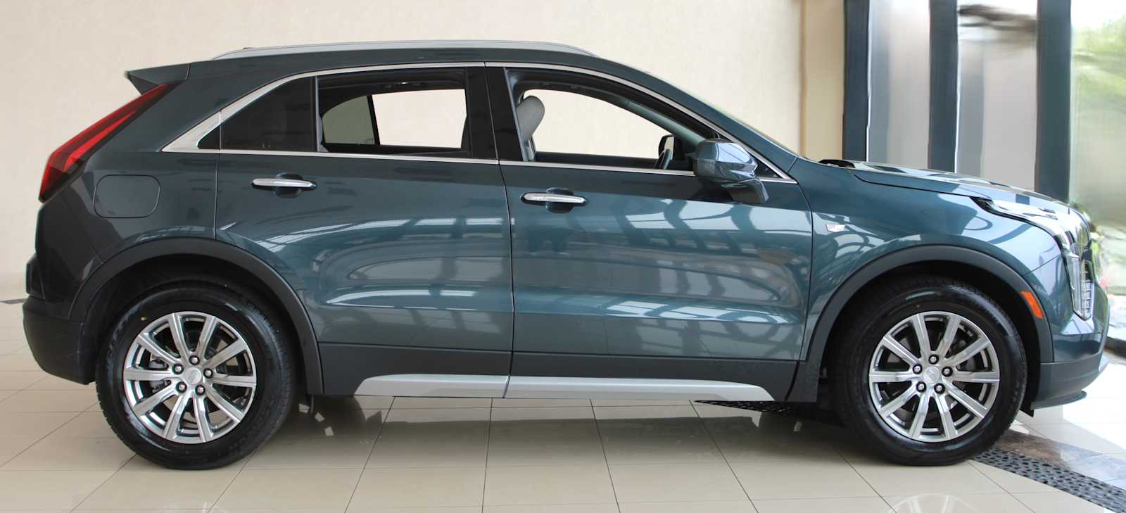 used 2019 Cadillac XT4 car, priced at $24,498
