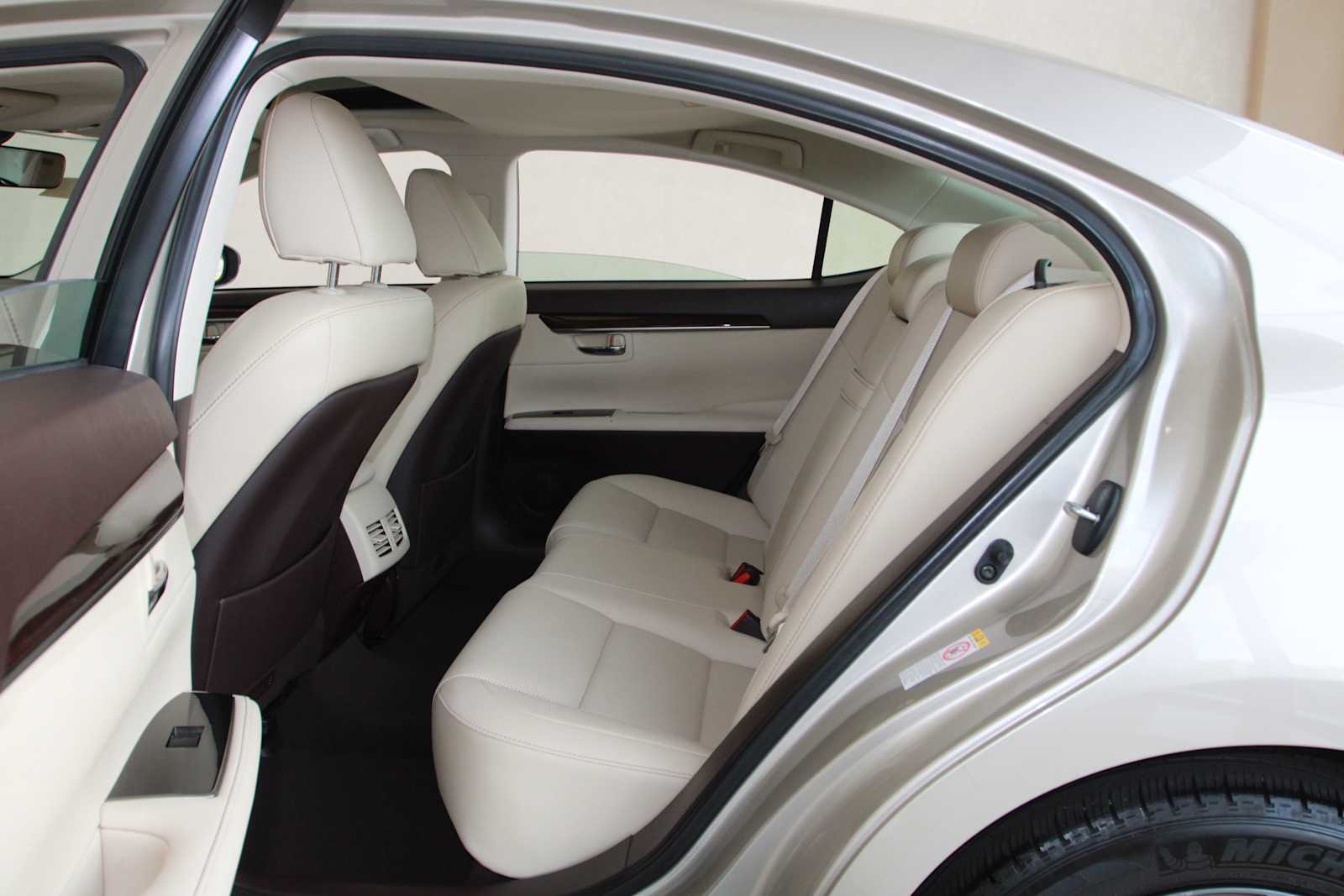 used 2018 Lexus ES 350 car, priced at $28,798