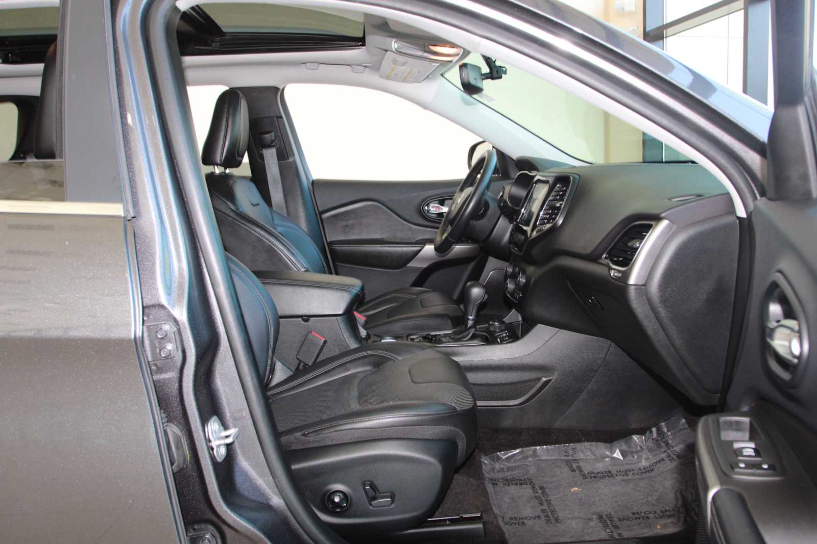 used 2019 Jeep Cherokee car, priced at $17,998