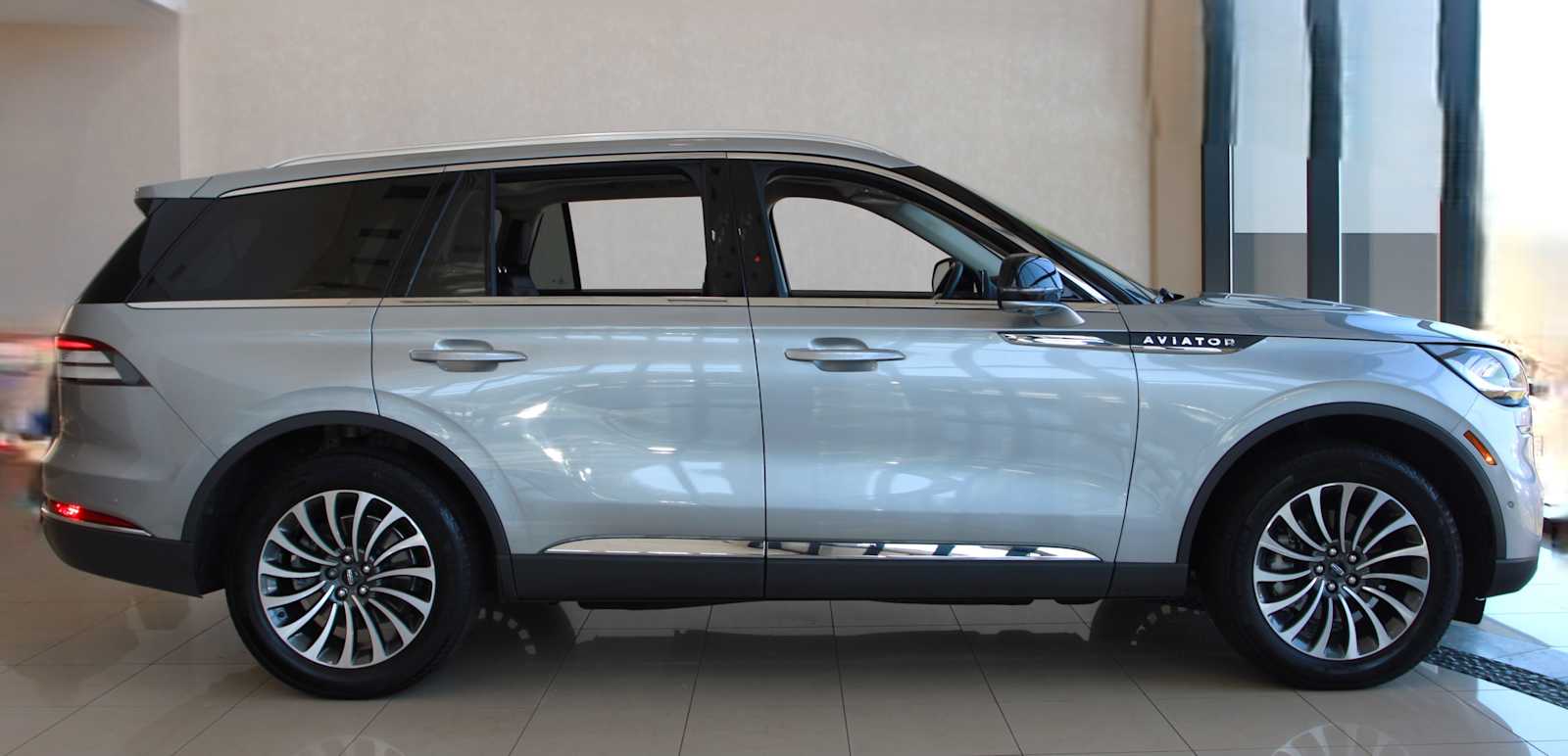 used 2023 Lincoln Aviator car, priced at $47,998