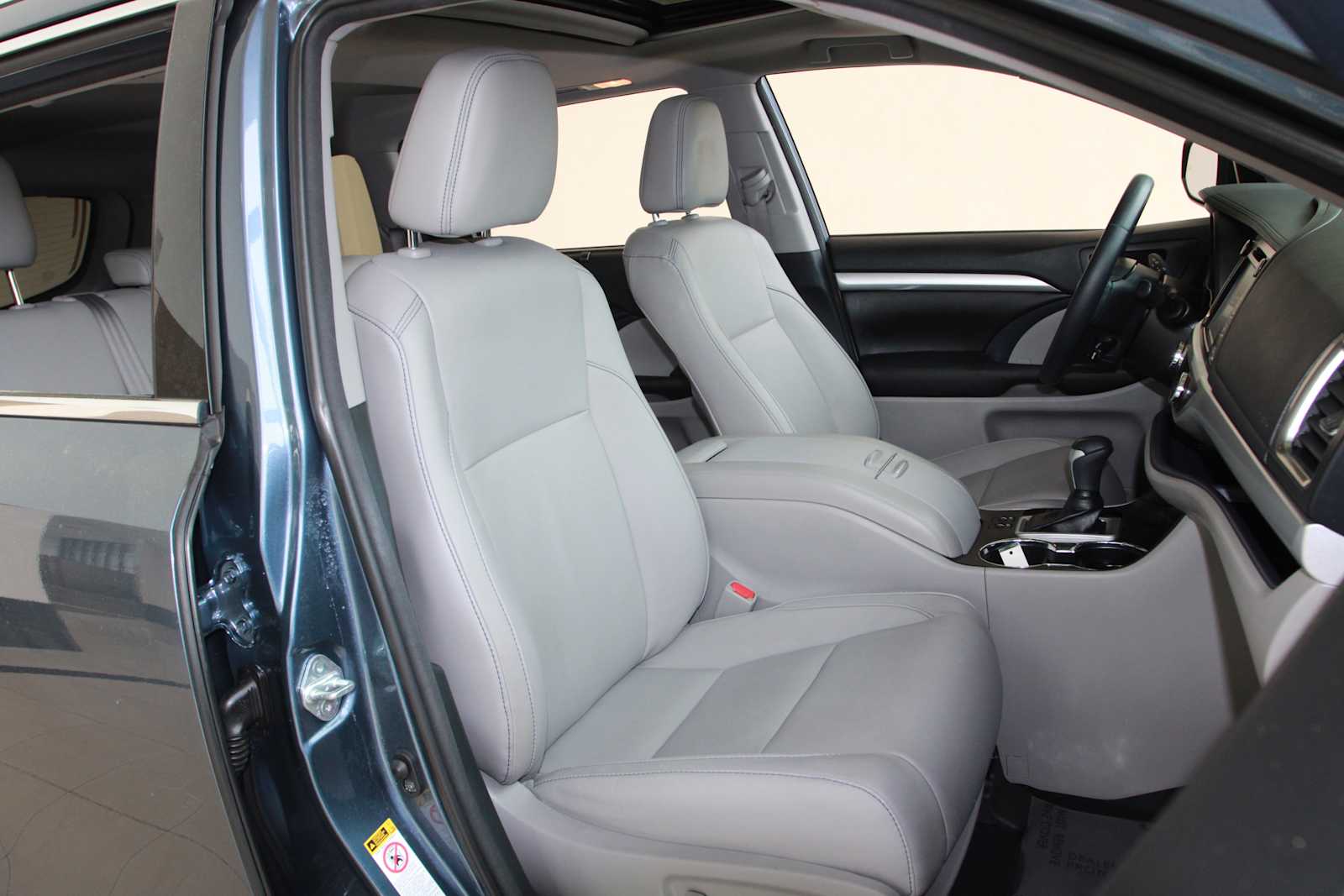 used 2018 Toyota Highlander car, priced at $24,998