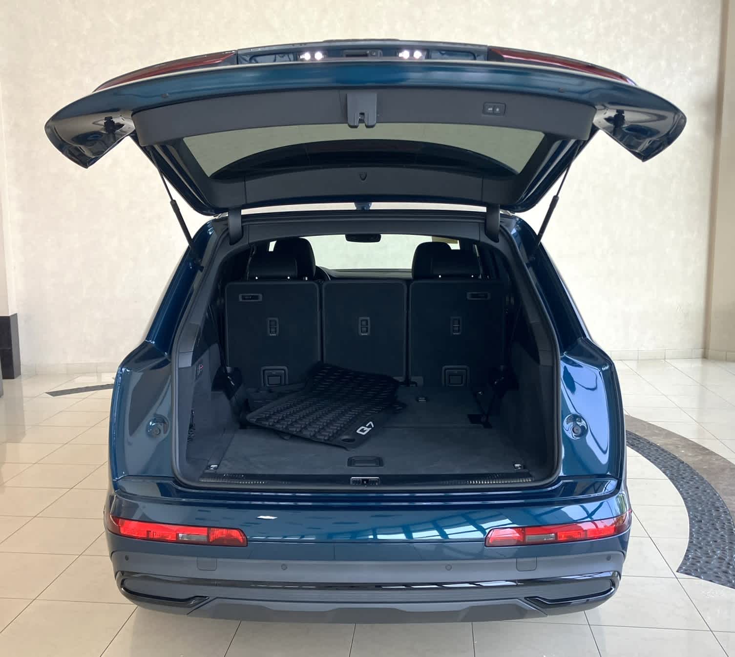 used 2020 Audi Q7 car, priced at $37,998
