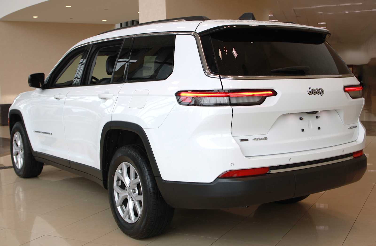 used 2021 Jeep Grand Cherokee L car, priced at $30,498