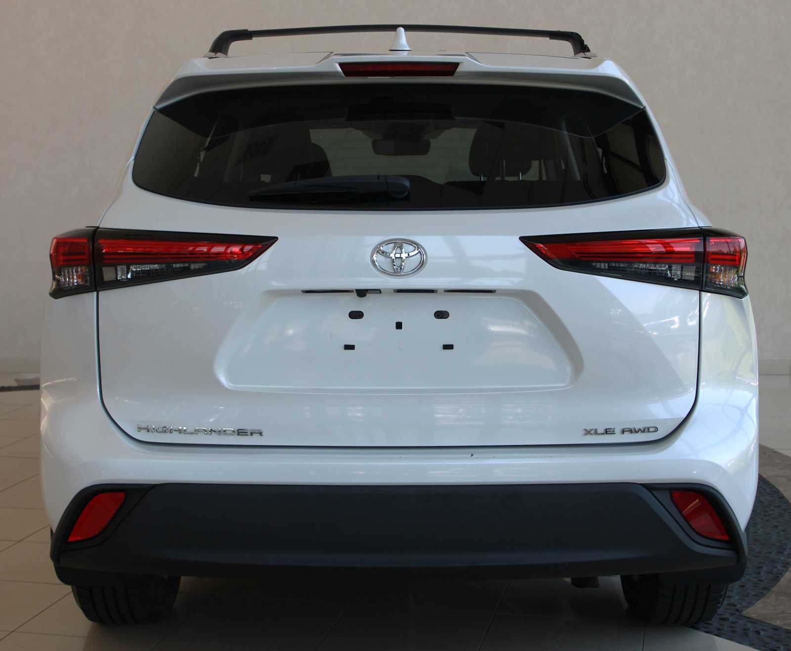 used 2021 Toyota Highlander car, priced at $28,998