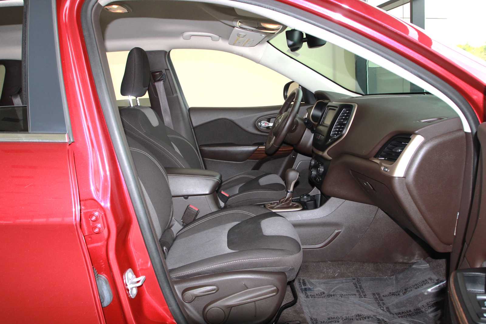 used 2014 Jeep Cherokee car, priced at $10,998