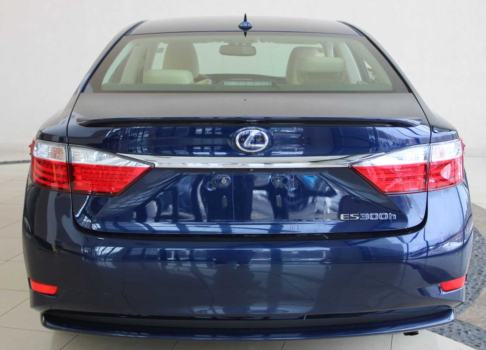 used 2013 Lexus ES 300h car, priced at $12,998