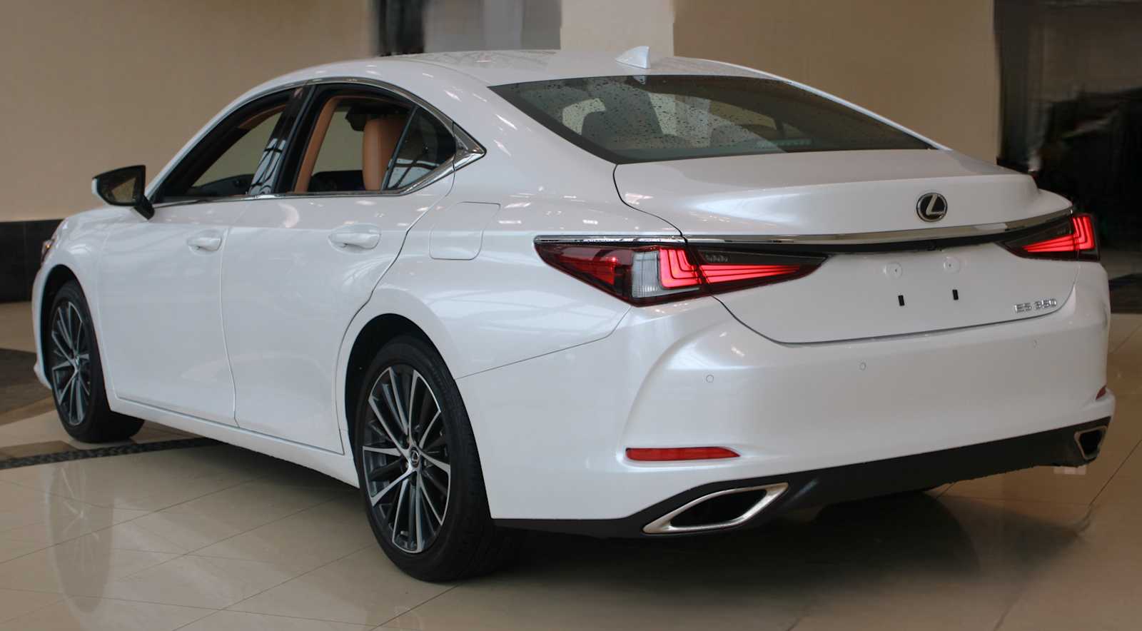 used 2024 Lexus ES 350 car, priced at $43,798