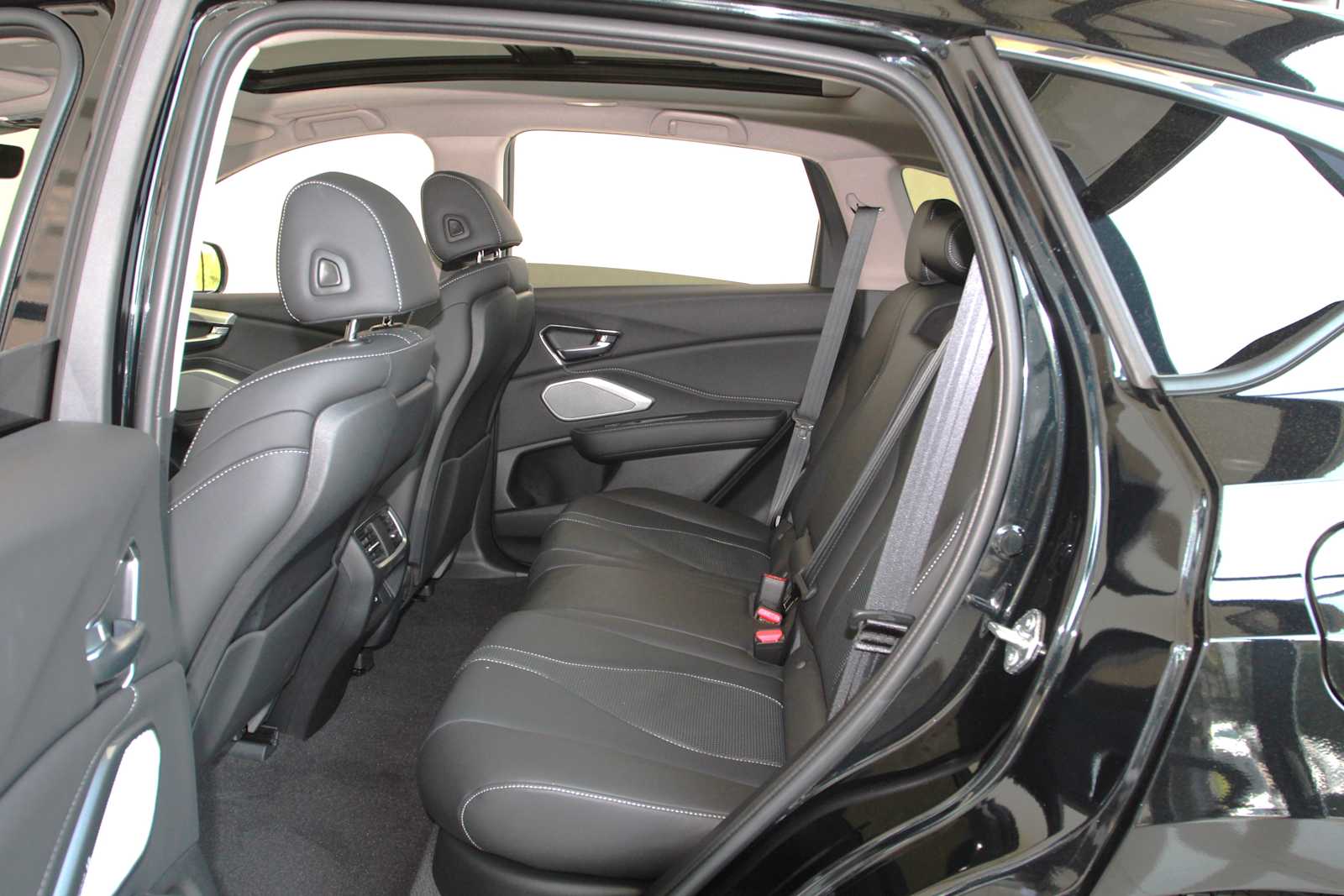 used 2025 Acura RDX car, priced at $43,998
