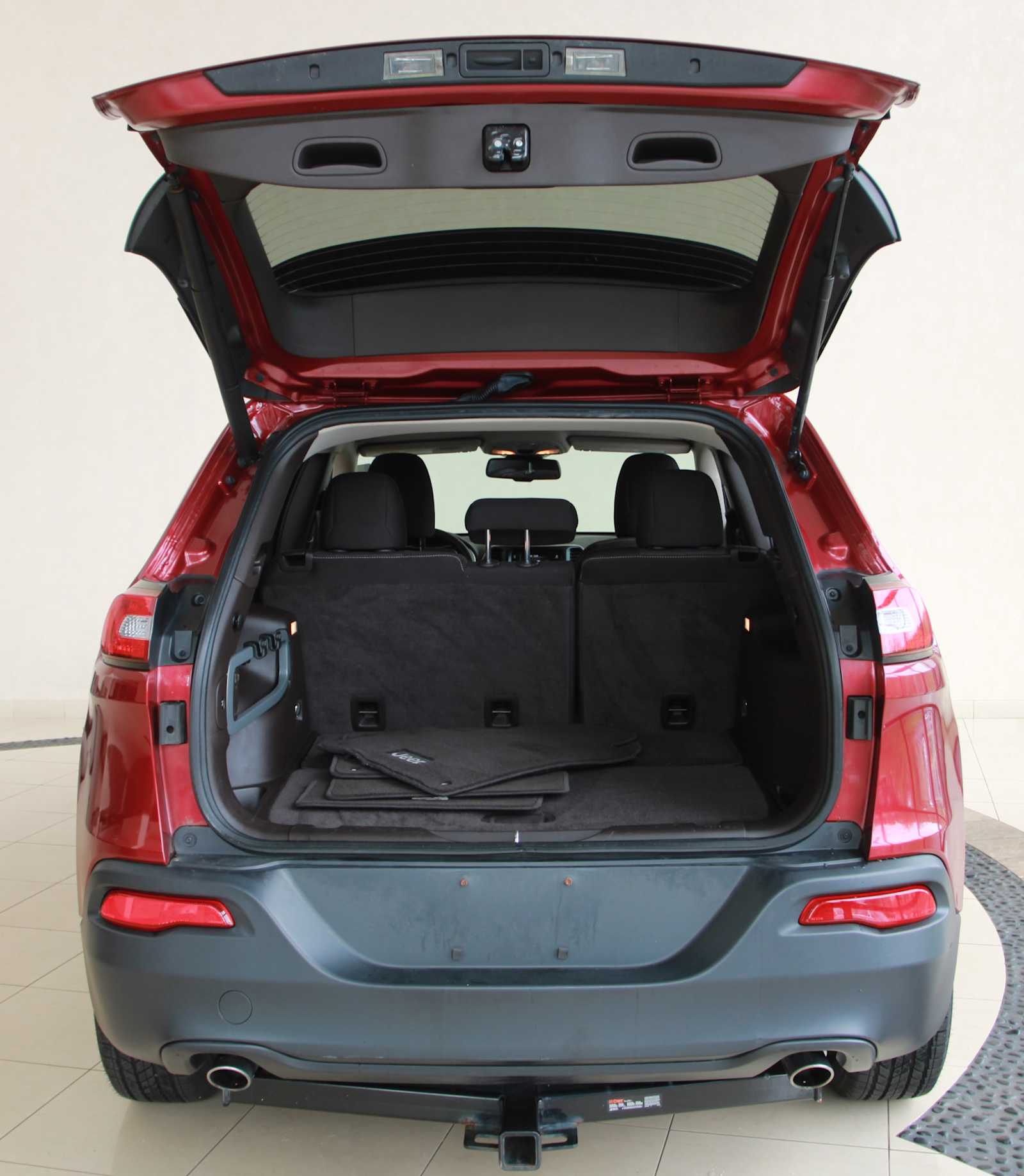 used 2014 Jeep Cherokee car, priced at $10,998