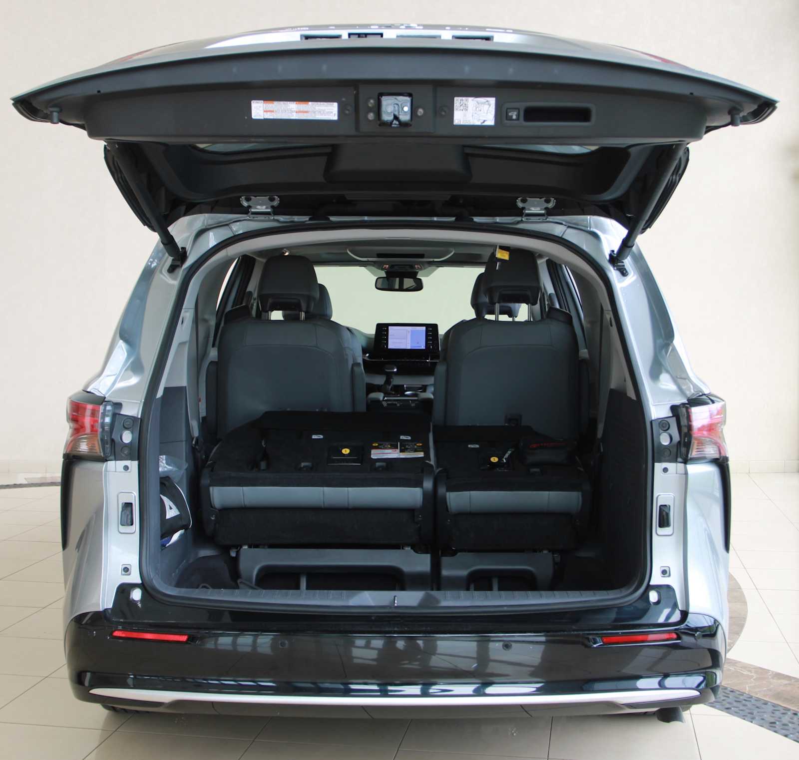 used 2023 Toyota Sienna car, priced at $48,998