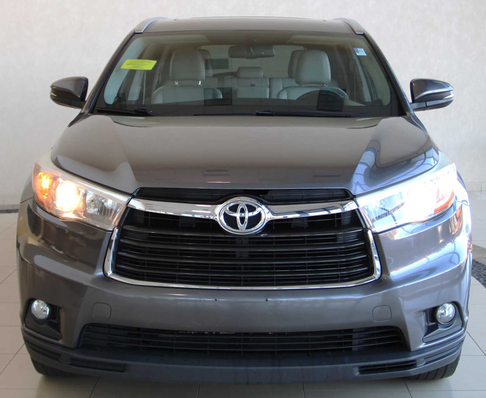 used 2016 Toyota Highlander car, priced at $17,998