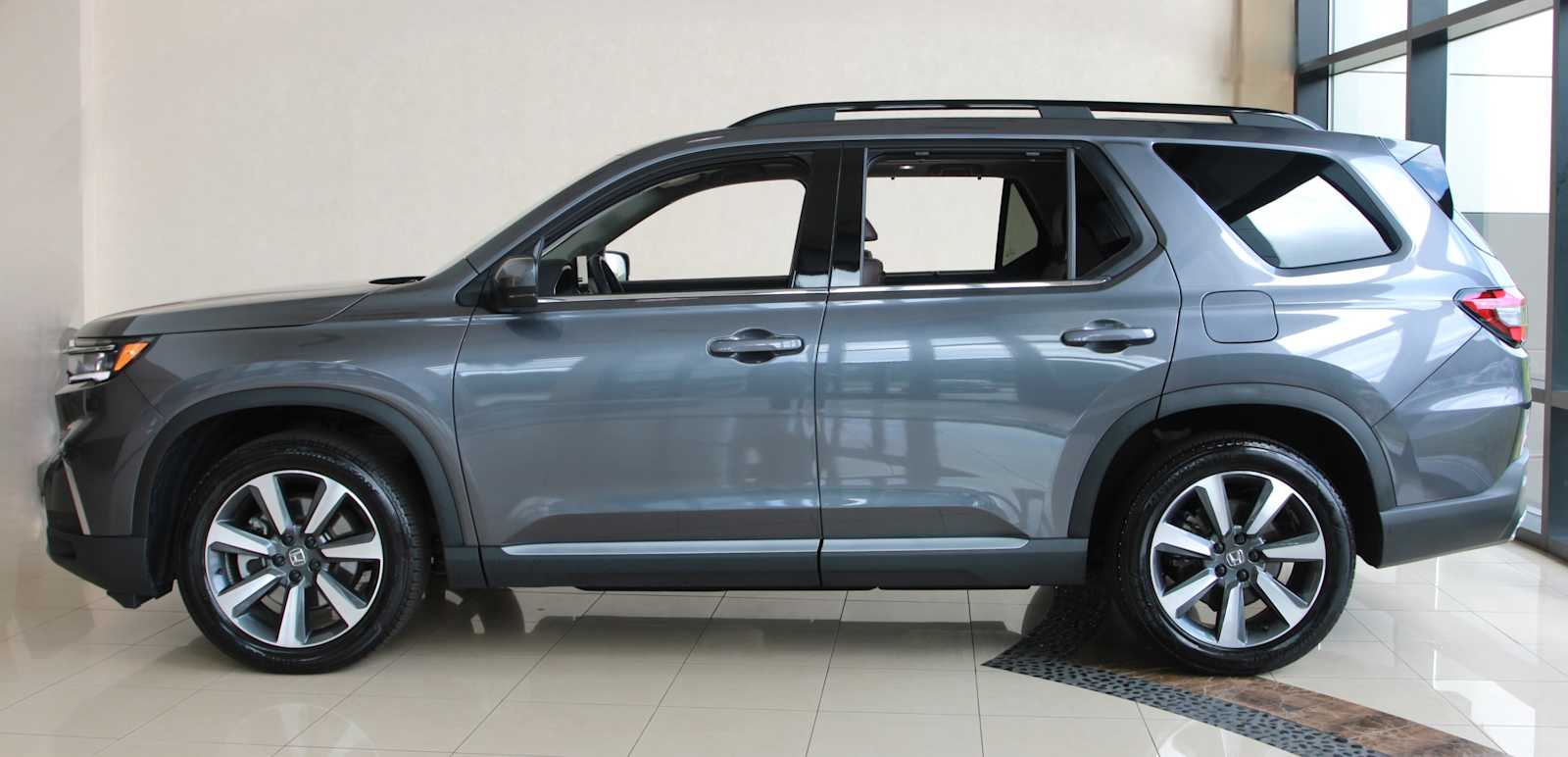 used 2023 Honda Pilot car, priced at $44,498