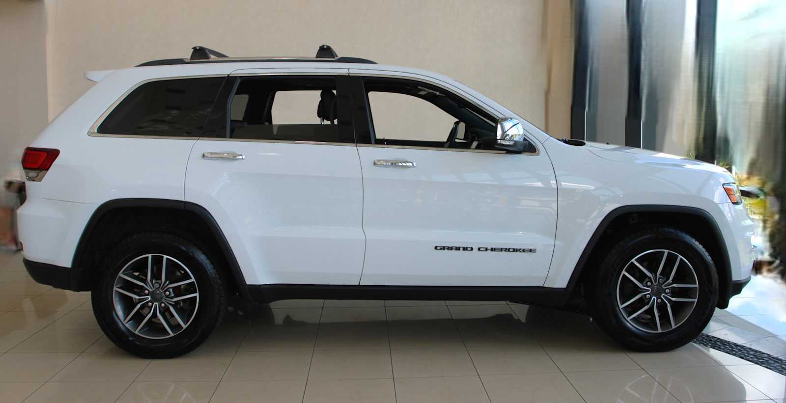 used 2020 Jeep Grand Cherokee car, priced at $27,998