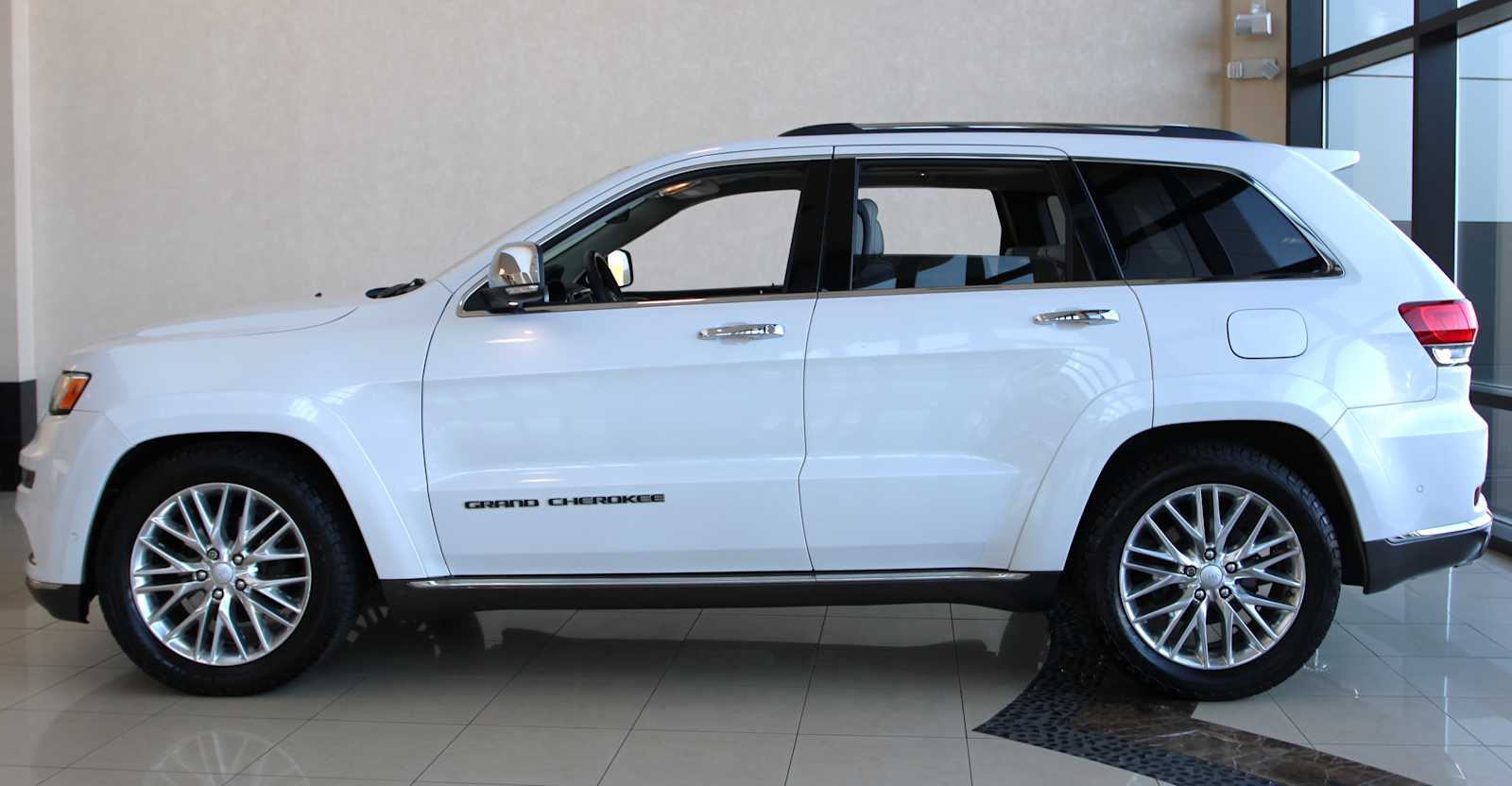 used 2017 Jeep Grand Cherokee car, priced at $20,998