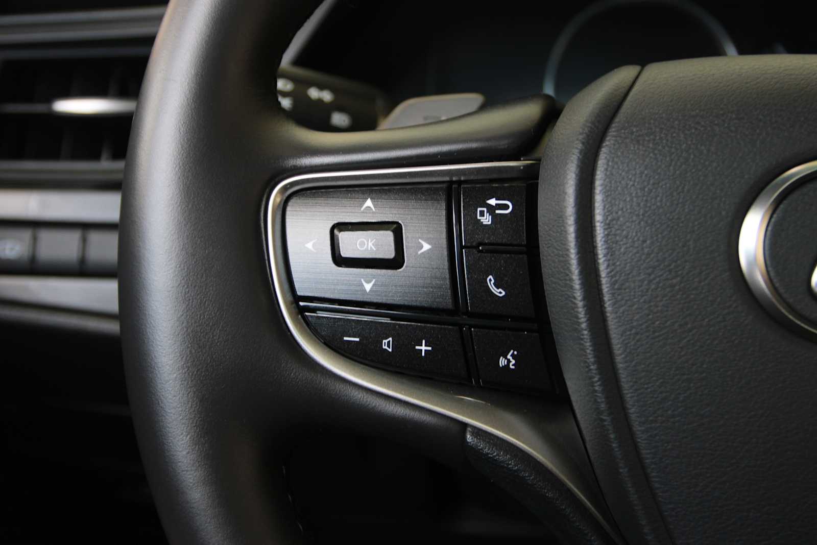used 2024 Lexus ES 350 car, priced at $42,998