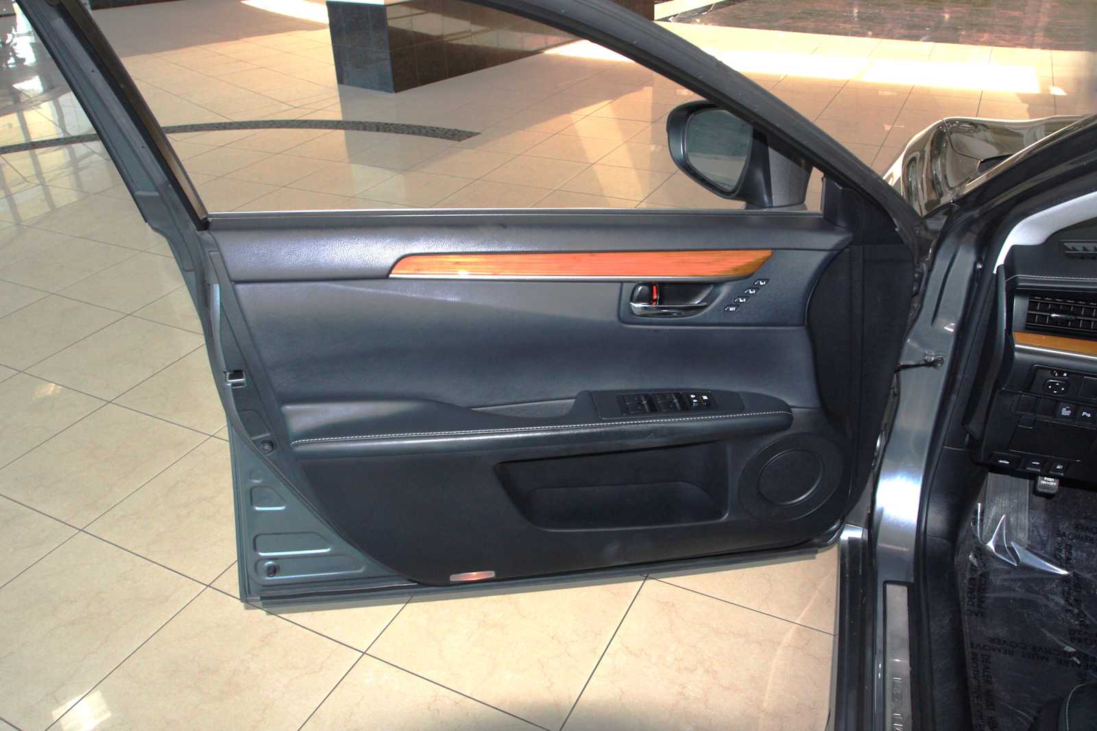 used 2014 Lexus ES 300h car, priced at $15,998