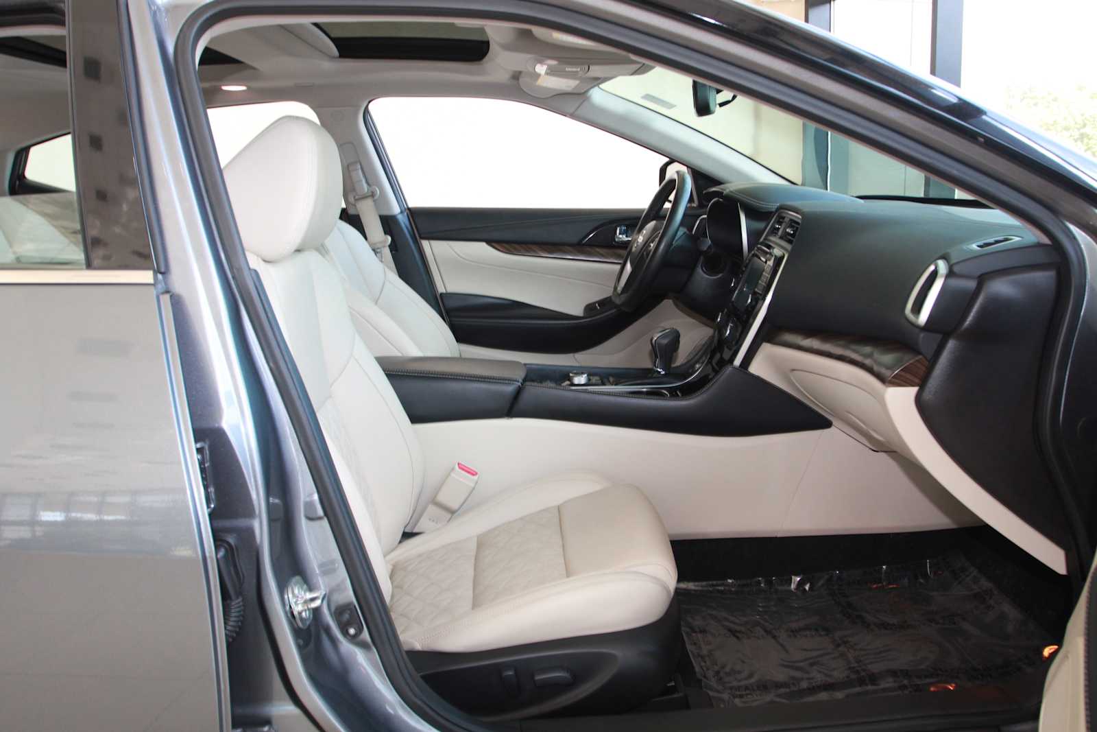 used 2016 Nissan Maxima car, priced at $16,998