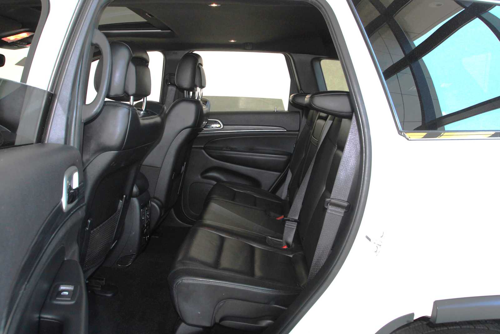 used 2020 Jeep Grand Cherokee car, priced at $27,998