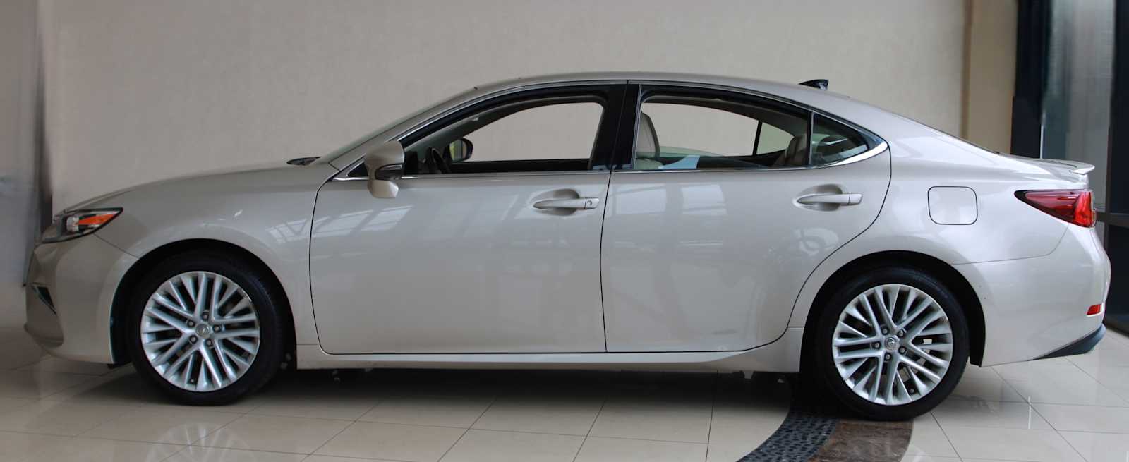 used 2016 Lexus ES 350 car, priced at $14,998