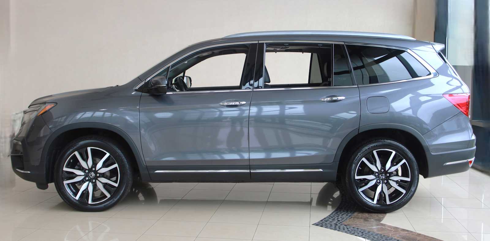 used 2021 Honda Pilot car, priced at $27,498