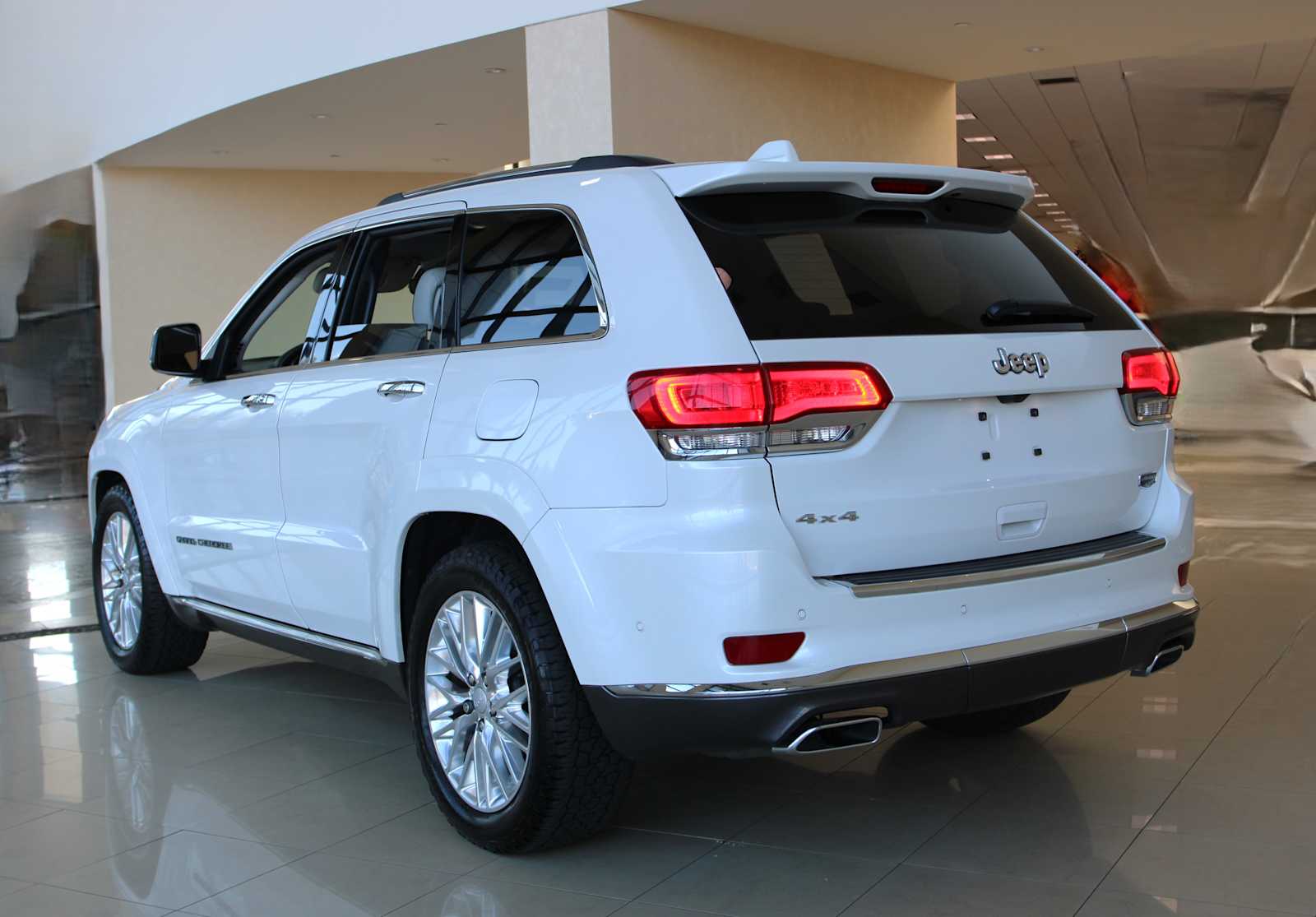 used 2017 Jeep Grand Cherokee car, priced at $20,998