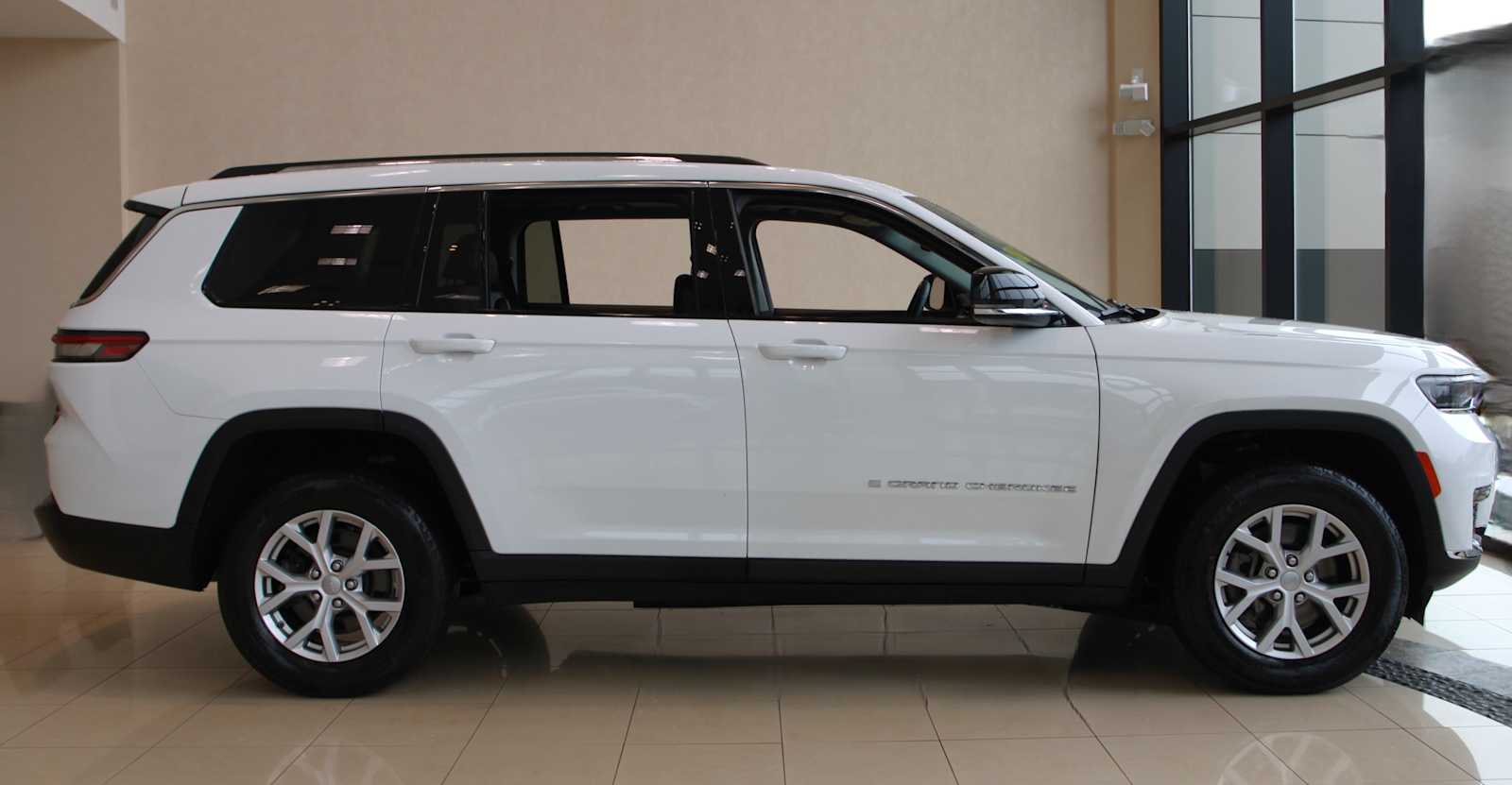 used 2021 Jeep Grand Cherokee L car, priced at $30,498