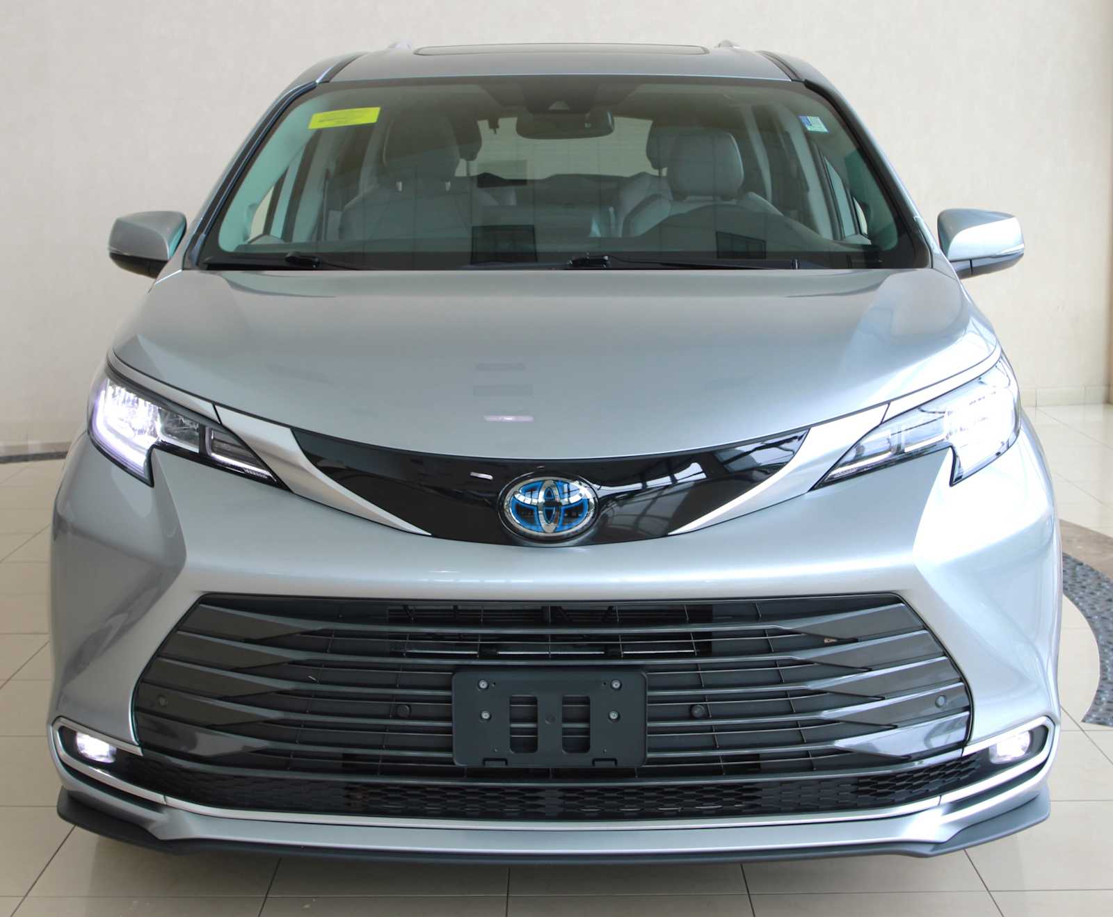 used 2023 Toyota Sienna car, priced at $48,998