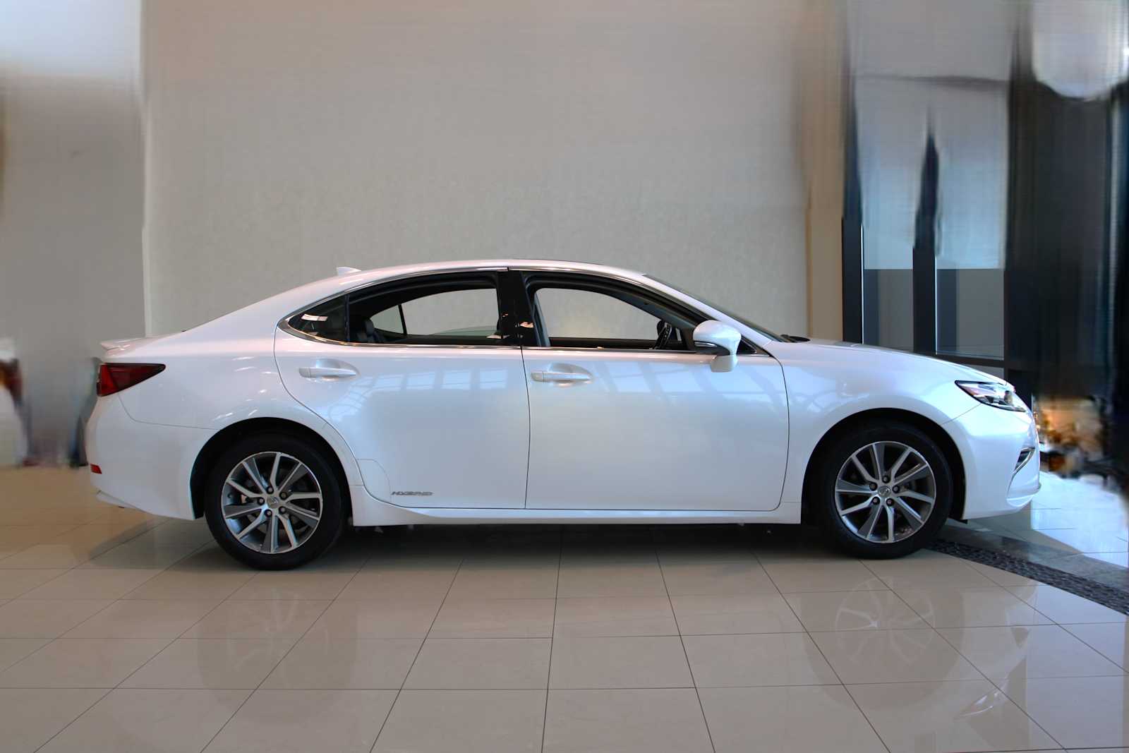 used 2017 Lexus ES 300h car, priced at $22,998