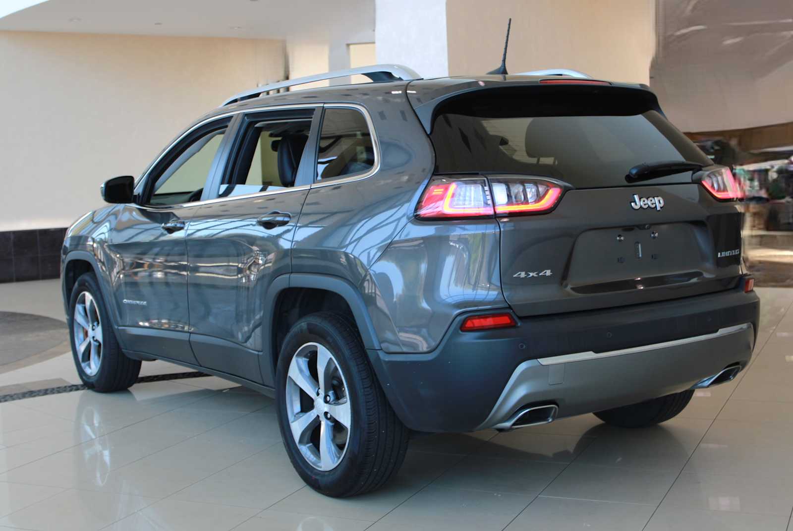 used 2019 Jeep Cherokee car, priced at $17,998