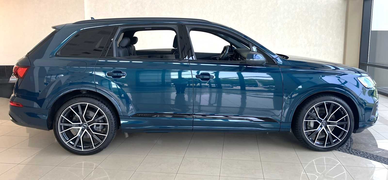 used 2020 Audi Q7 car, priced at $37,998