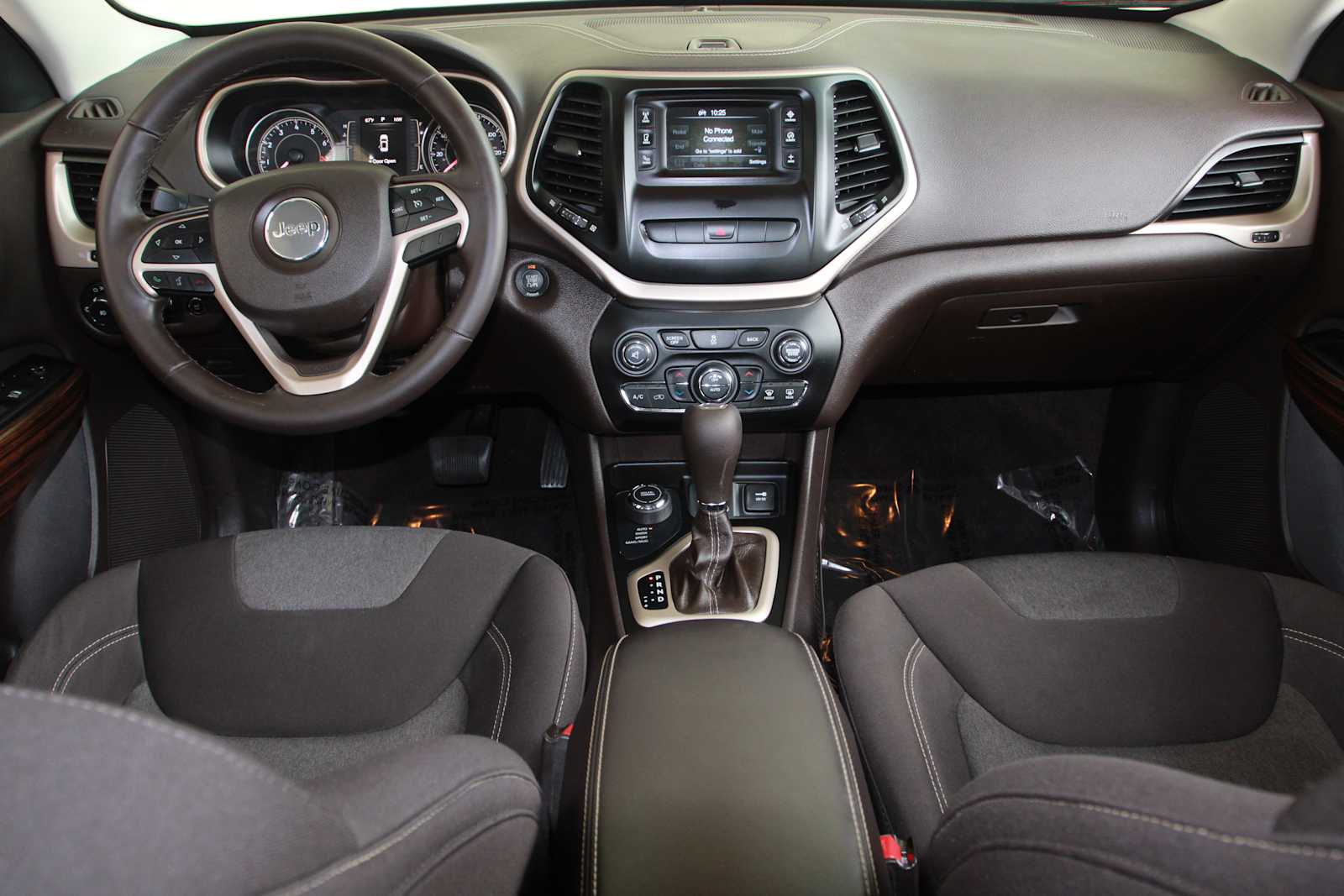 used 2014 Jeep Cherokee car, priced at $10,998