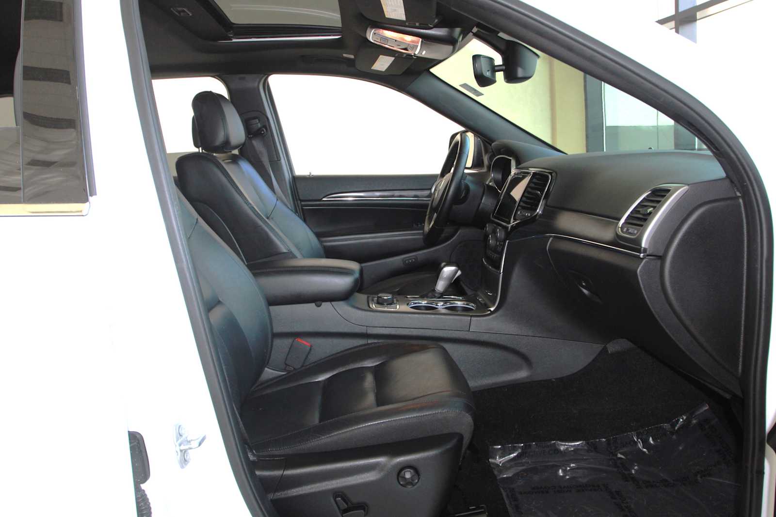 used 2020 Jeep Grand Cherokee car, priced at $27,998