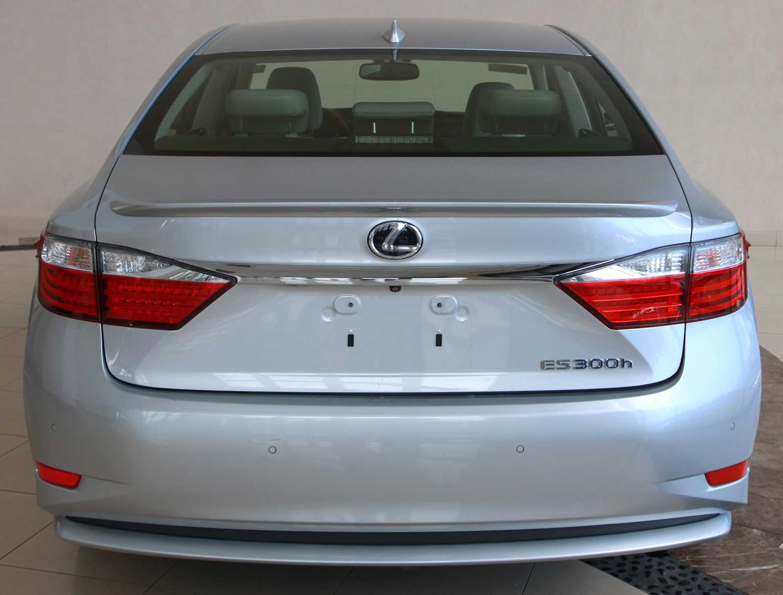 used 2015 Lexus ES 300h car, priced at $18,998