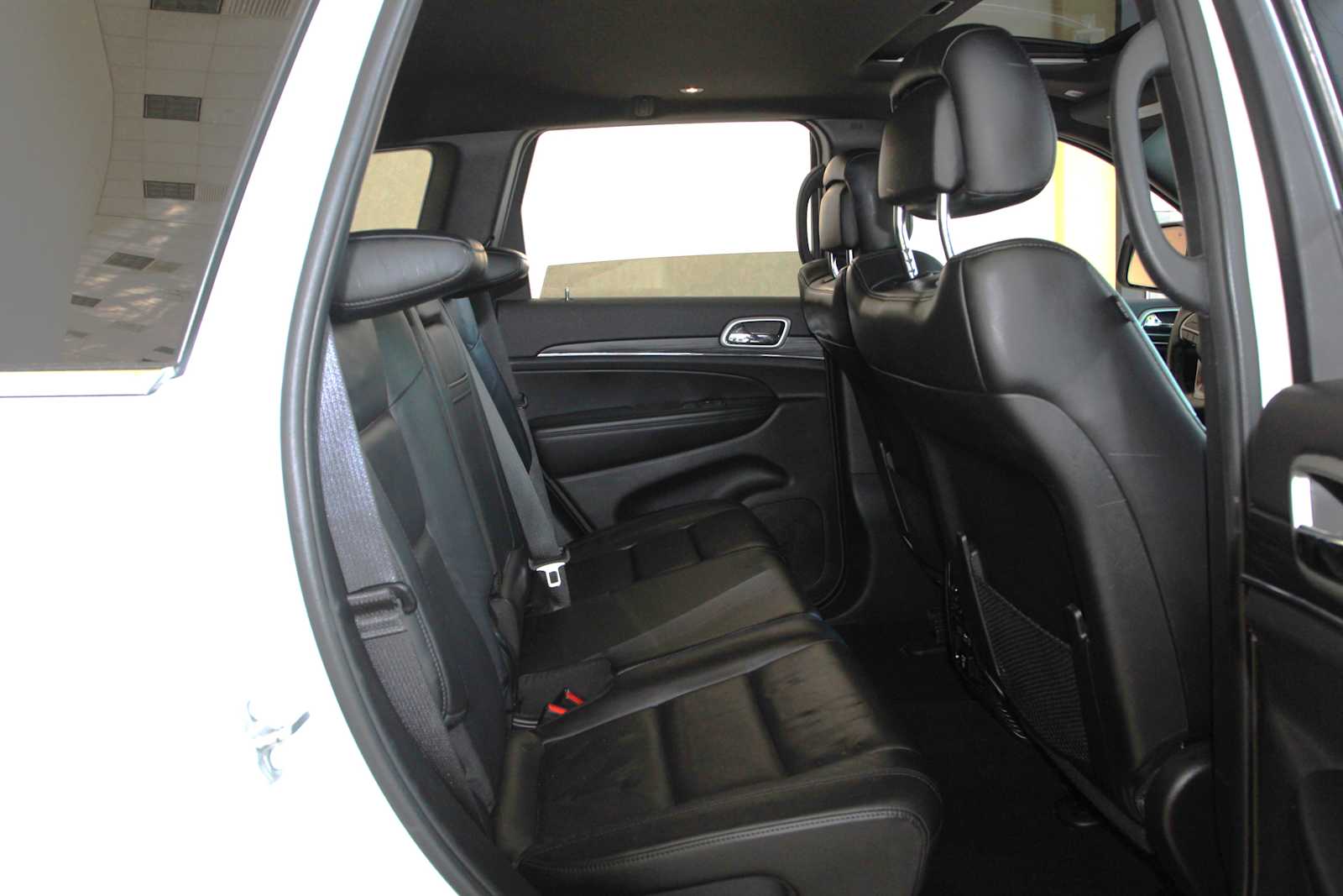 used 2020 Jeep Grand Cherokee car, priced at $27,998
