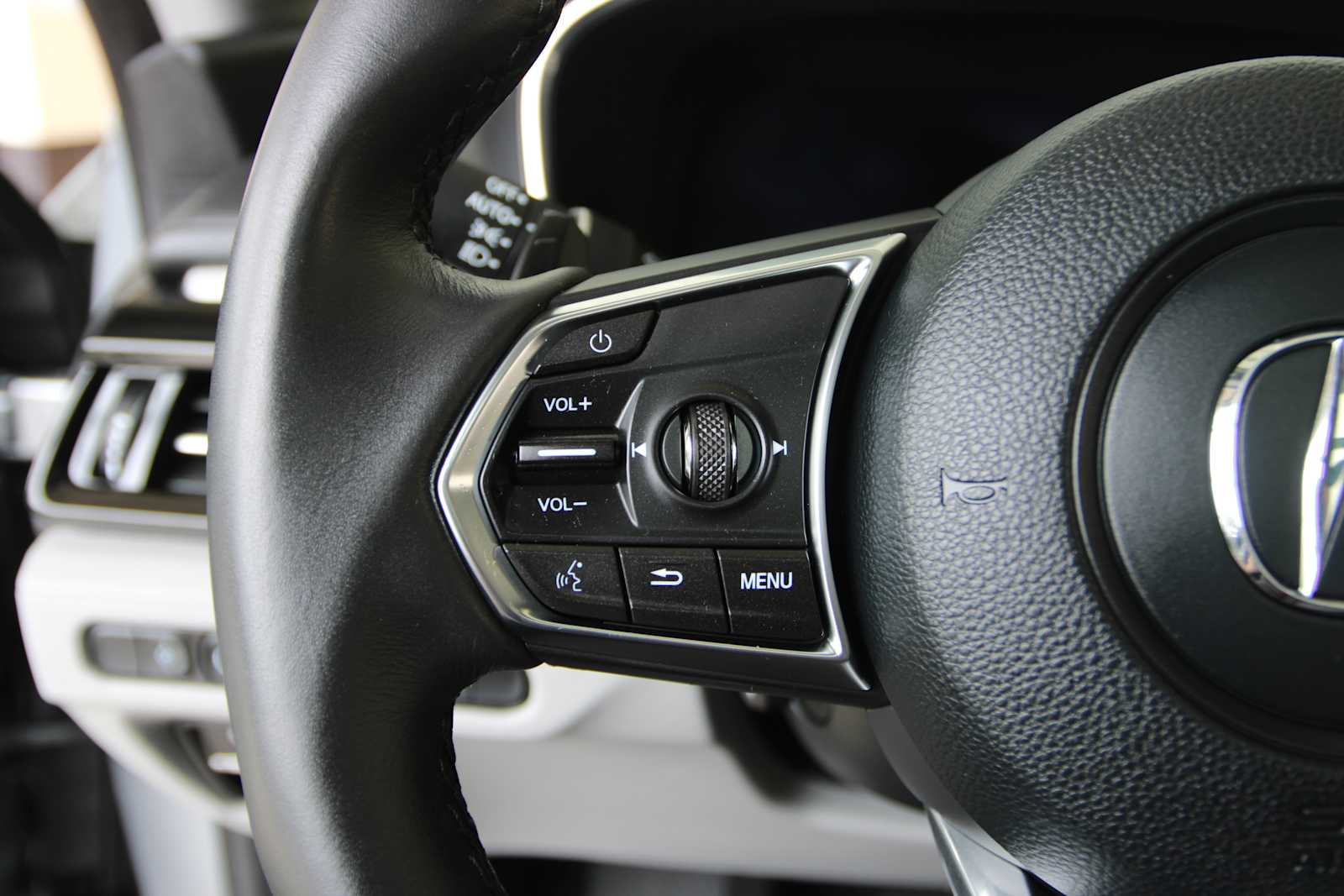 used 2025 Acura MDX car, priced at $52,998
