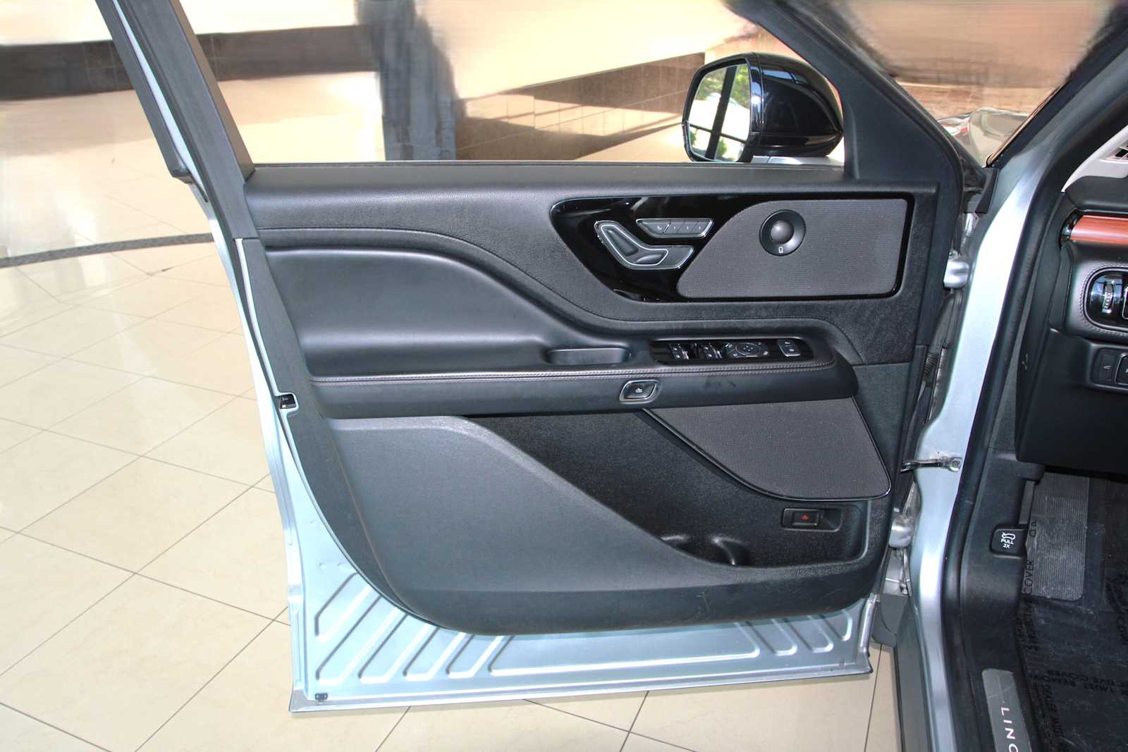 used 2020 Lincoln Aviator car, priced at $35,998
