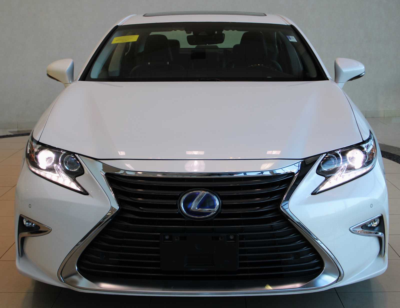 used 2017 Lexus ES 300h car, priced at $22,998